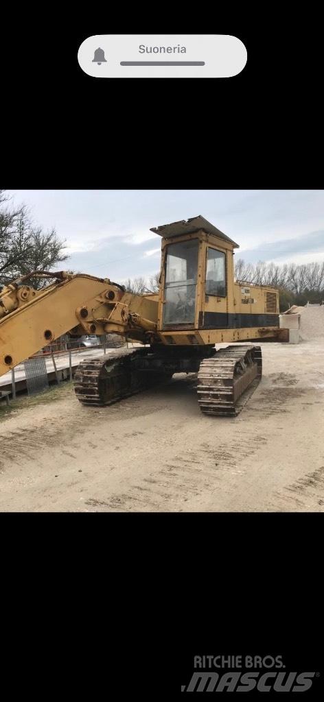 CAT 235 Pásová rýpadla