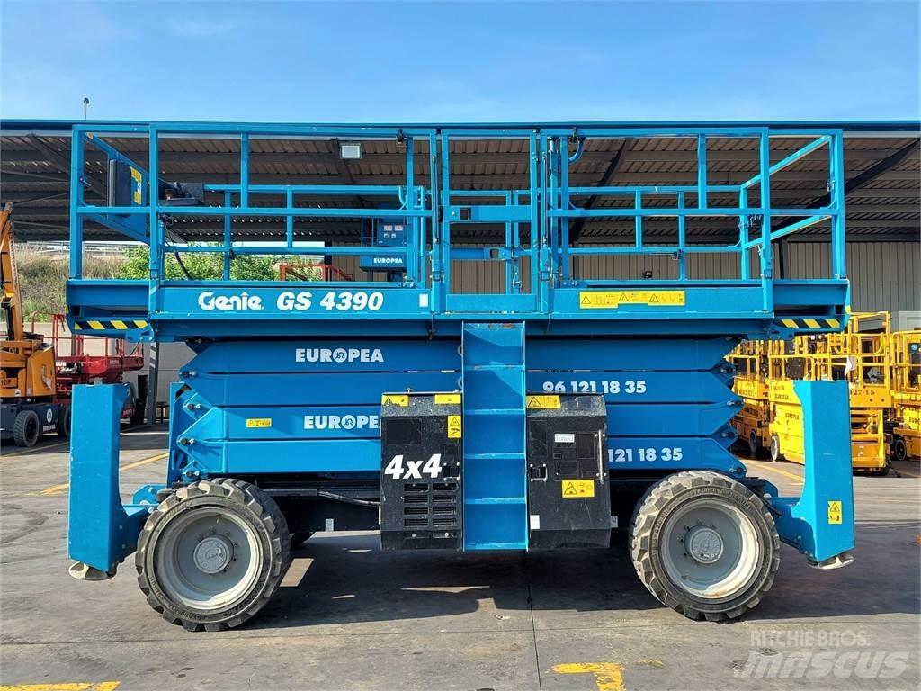 Genie GS4390 Nůžková zvedací plošina
