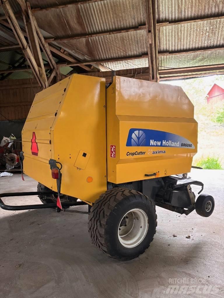 New Holland BR 6090 Lis na válcové balíky