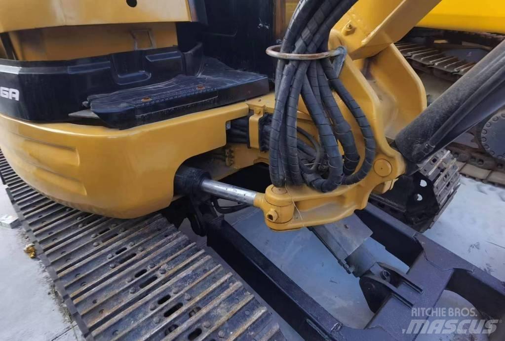 CAT 304 C Mini rýpadla < 7t