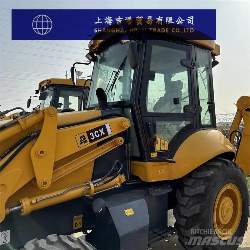 JCB 3 CX Kolové nakladače
