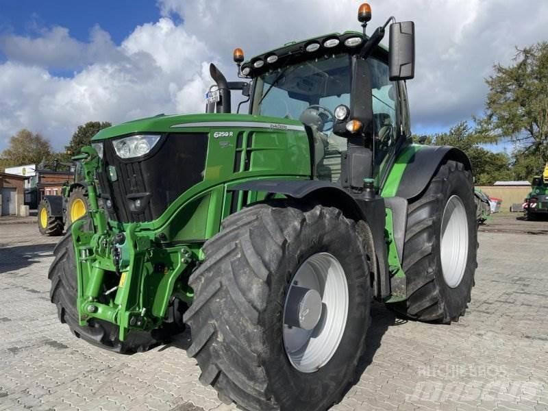 John Deere 6250R Další