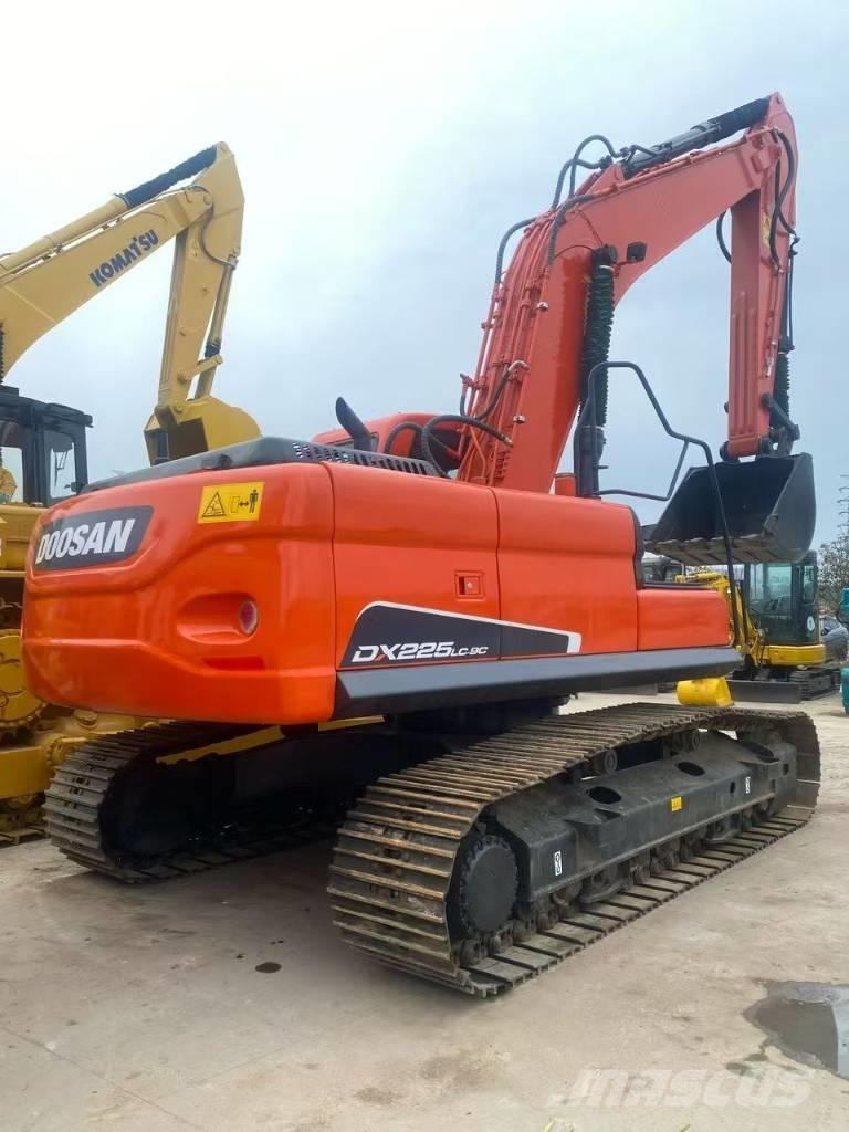 Doosan DX 225 LC Pásová rýpadla