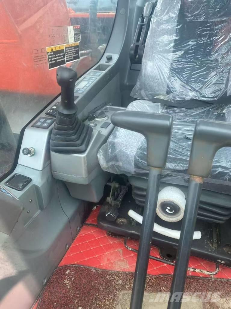 Doosan DX 225 LC Pásová rýpadla