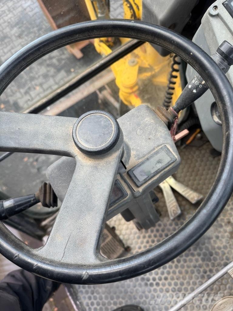 Kramer-allrad 812 Midi rýpadla 7t - 12t