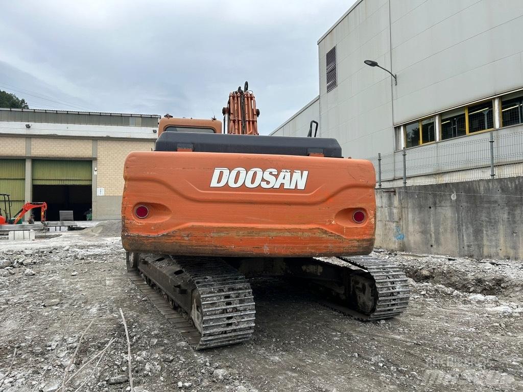 Doosan DX 255 LC Pásová rýpadla