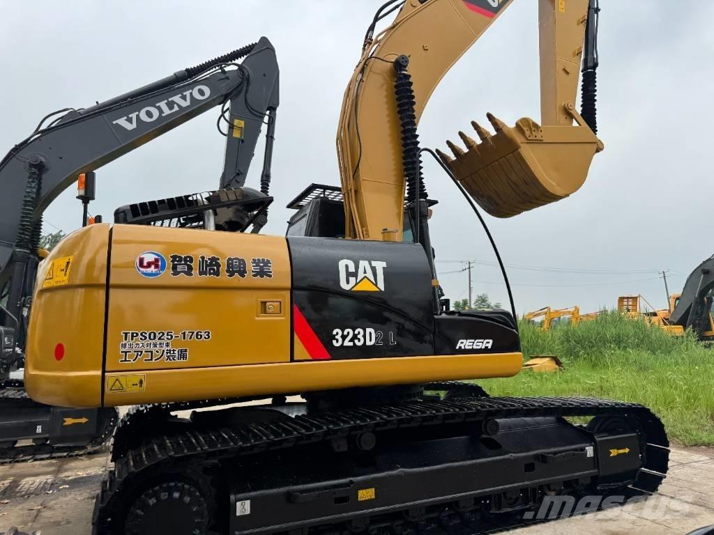 CAT 323D2 Pásová rýpadla