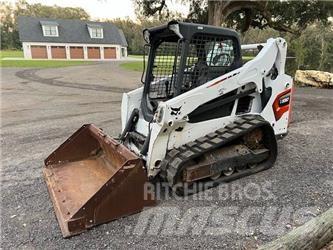 Bobcat T 590 Smykem řízené nakladače