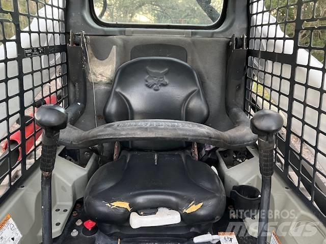 Bobcat T 590 Smykem řízené nakladače