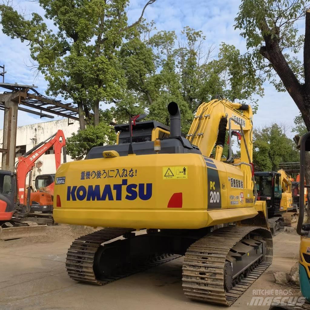 Komatsu PC 200 Pásová rýpadla
