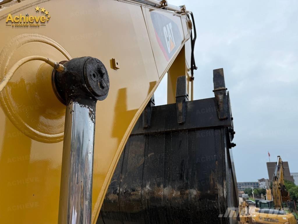 CAT 320 D Pásová rýpadla