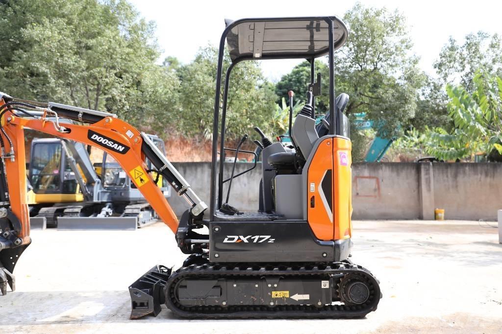 Doosan DX 17 Pásová rýpadla