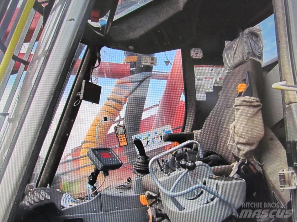 Sandvik DX 800 Povrchové vrtací stroje