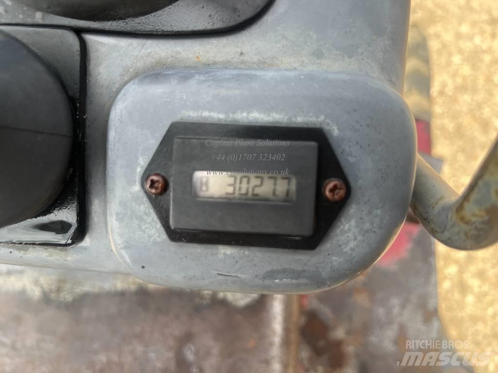 Takeuchi TB 108 Mini rýpadla < 7t