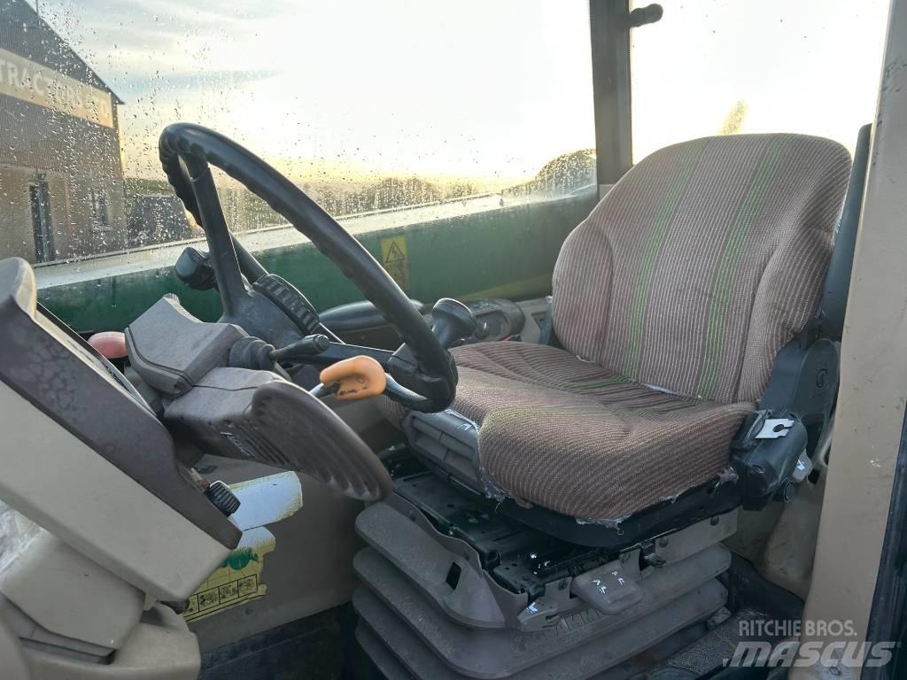 John Deere 3200 Teleskopické manipulátory