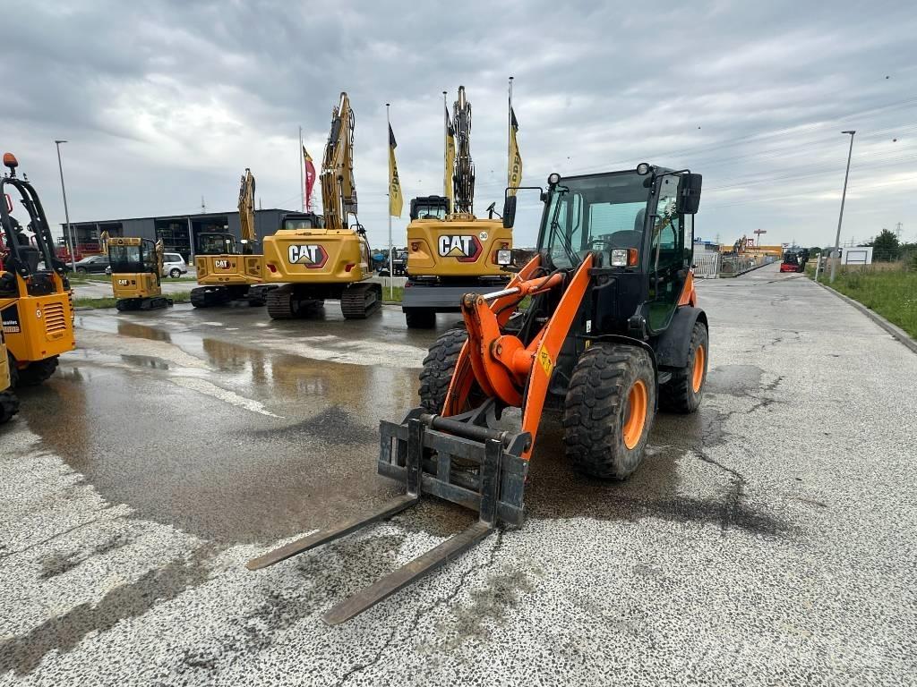 Komatsu WA 70 Kolové nakladače
