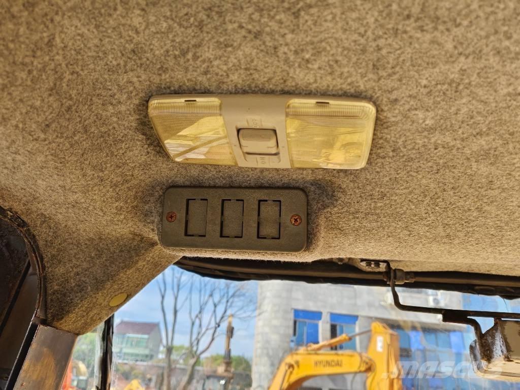 Komatsu WA 500-3 Kolové nakladače