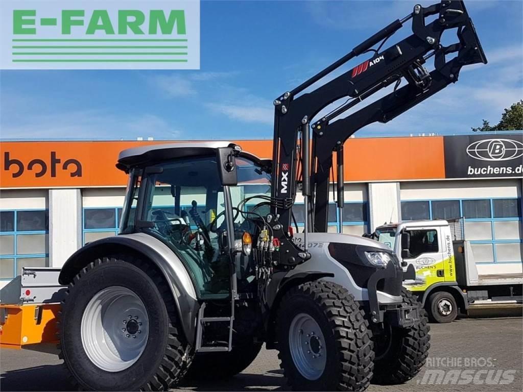 Kubota m4073 cab Traktory