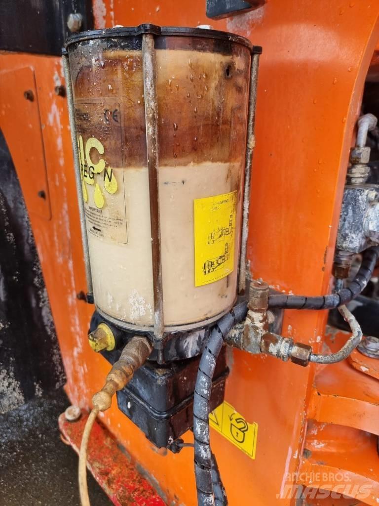 Hitachi ZW 250 Kolové nakladače