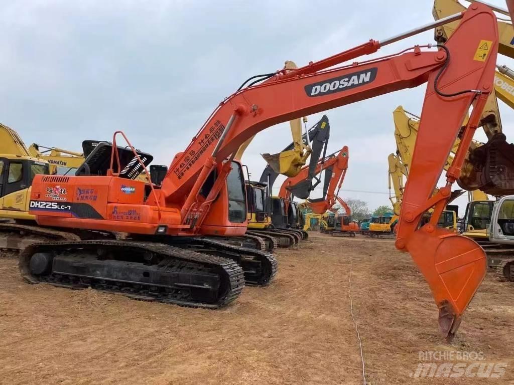 Doosan 225-7 Pásová rýpadla