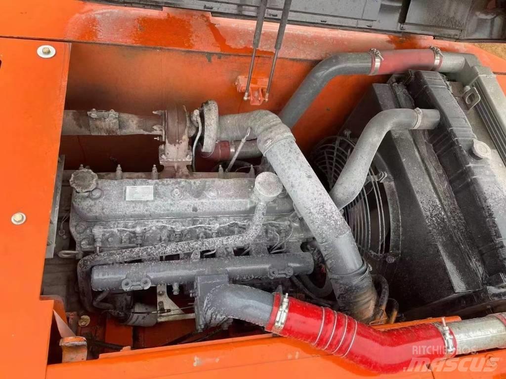 Doosan 225-7 Pásová rýpadla