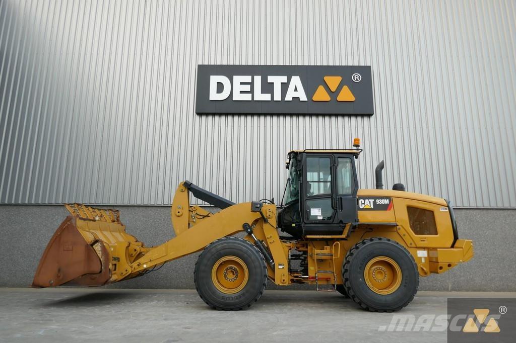 CAT 930M Kolové nakladače