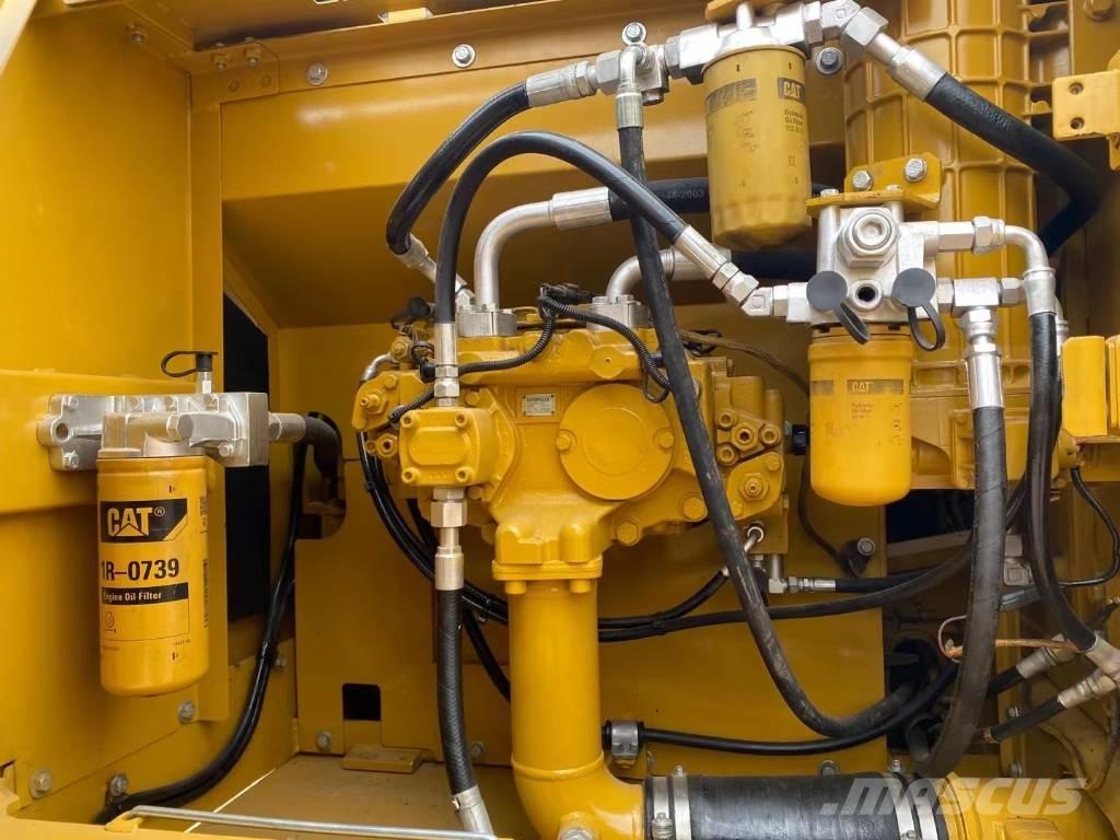 CAT 324 Pásová rýpadla