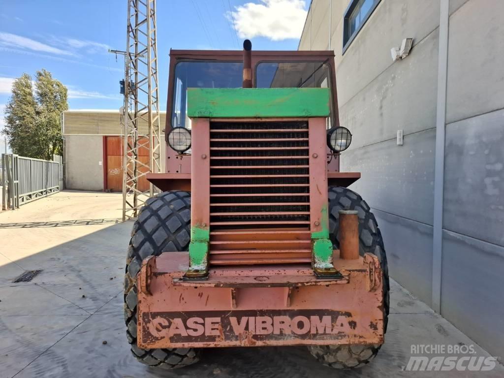 CASE Vibromax W1102D Tahačové válce