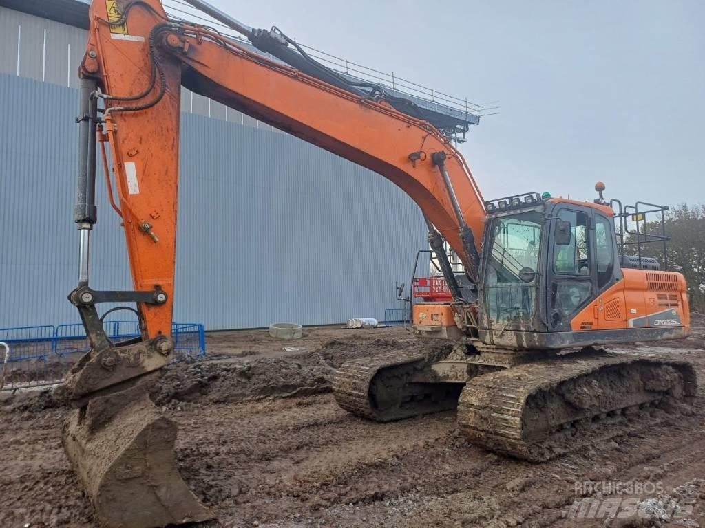 Doosan DX 225 LC-5 Pásová rýpadla