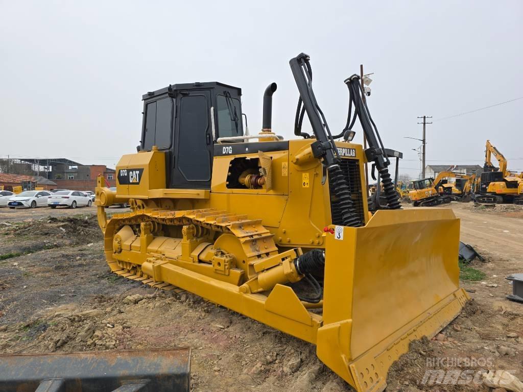 CAT D7G Pásové dozery