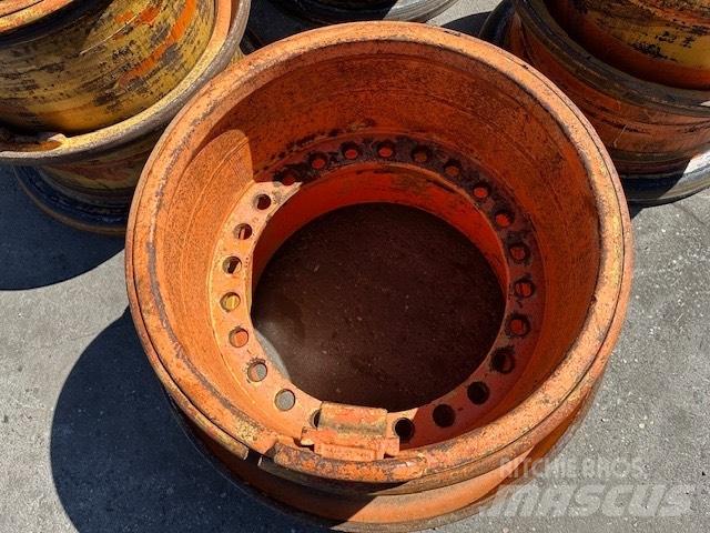 Hitachi LX 290 RIMS Pneumatiky, kola a ráfky