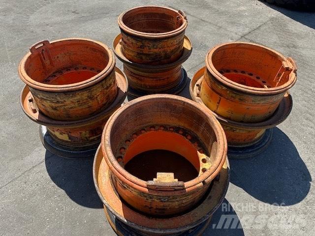 Hitachi LX 290 RIMS Pneumatiky, kola a ráfky
