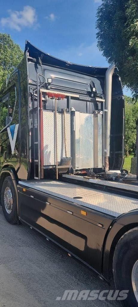 Scania R660 Hákový nosič kontejnerů