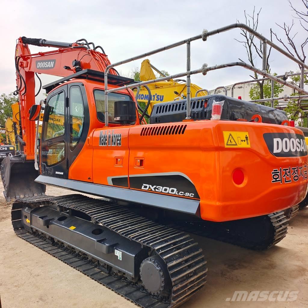 Doosan DX 300 LCA Pásová rýpadla