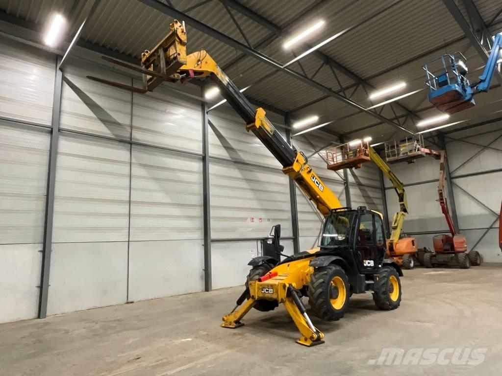 JCB 535-125 Teleskopické manipulátory