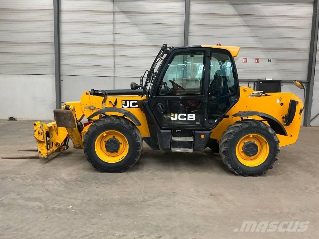 JCB 535-125 Teleskopické manipulátory