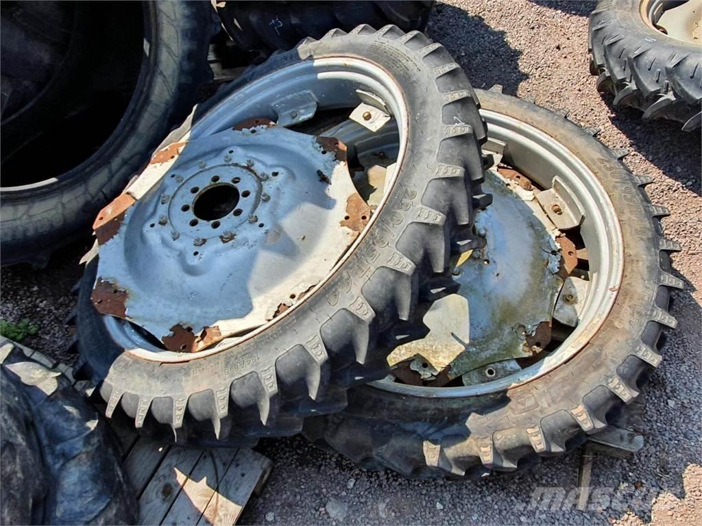 BKT 230/95R44 x2 Pneumatiky, kola a ráfky