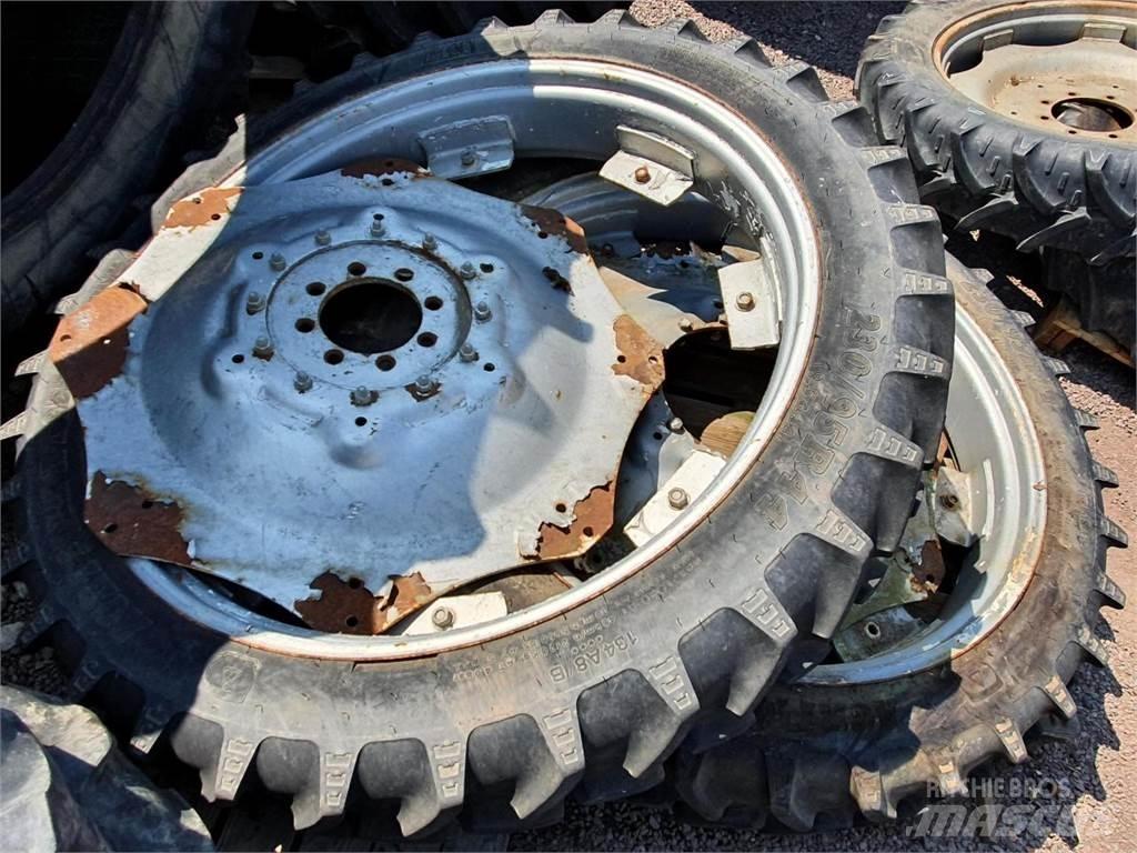 BKT 230/95R44 x2 Pneumatiky, kola a ráfky