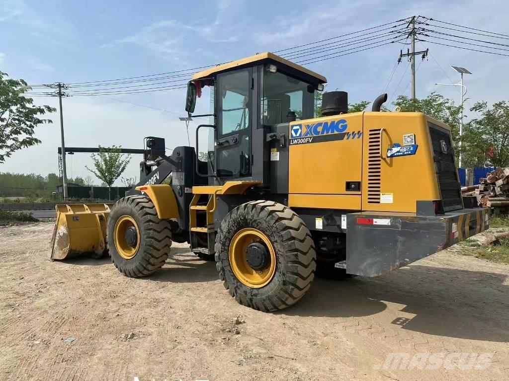 XCMG LW 300 F Kolové nakladače