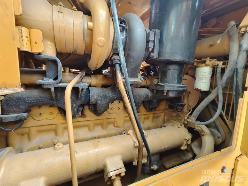 CAT D 7 G Pásové dozery