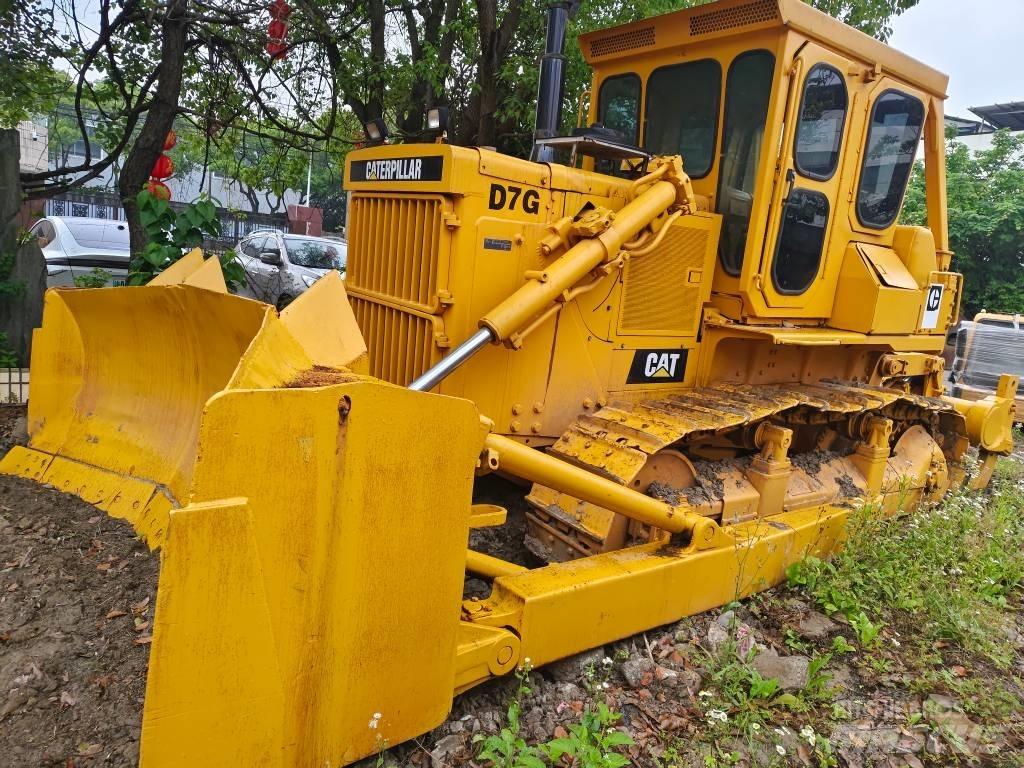 CAT D 7 G Pásové dozery