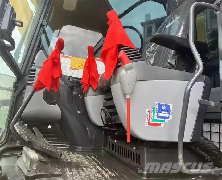 Komatsu PC220-8 Pásová rýpadla