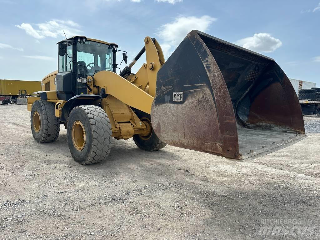 CAT 938M Kolové nakladače