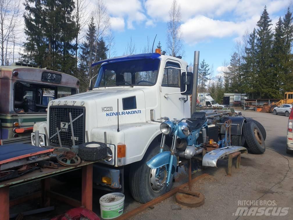 Volvo N7 4X2 Lanový nosič kontejnerů