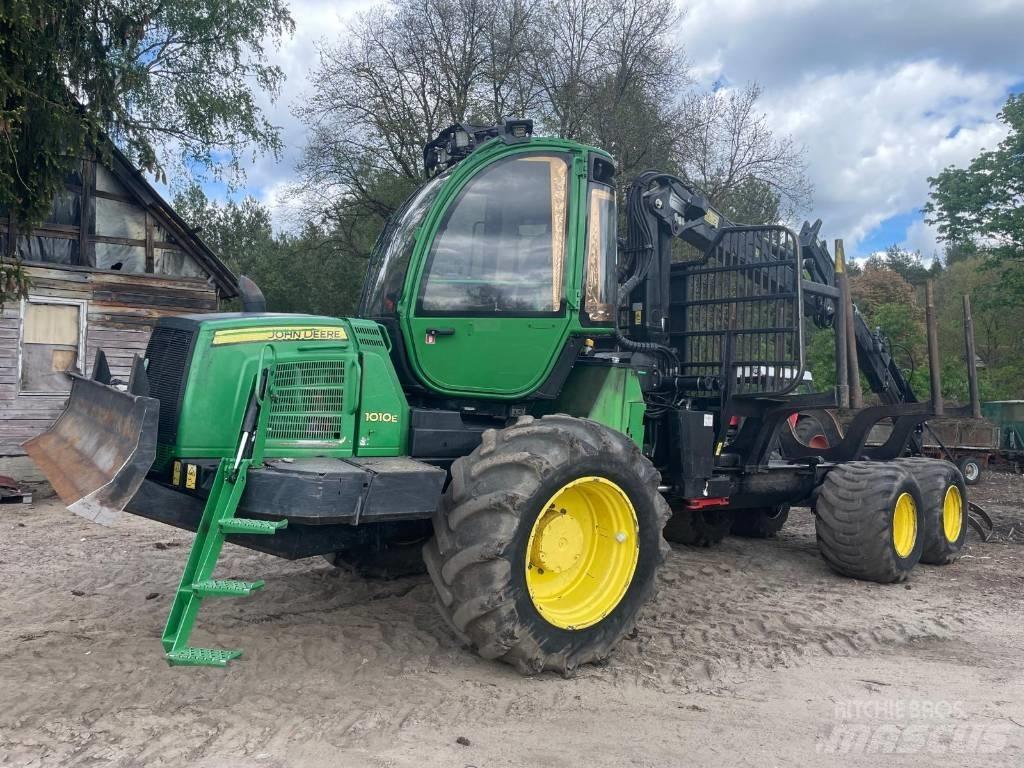John Deere 1010 E Vyvážecí traktory