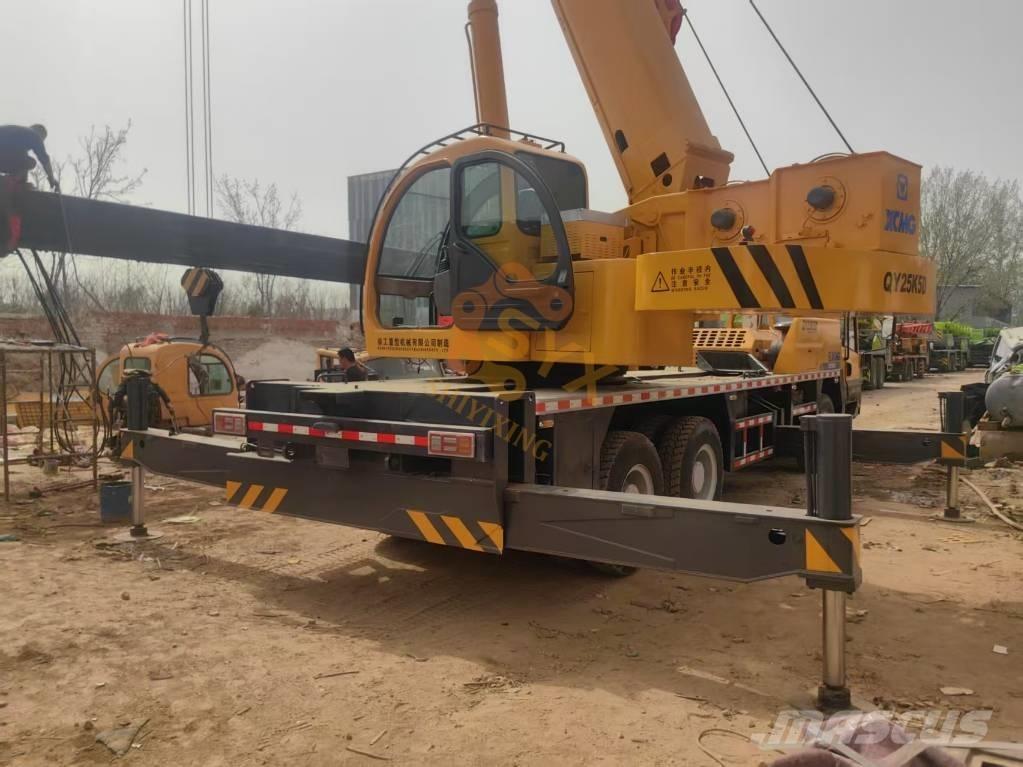 XCMG QY25K5D_1 Univerzální terénní jeřáby