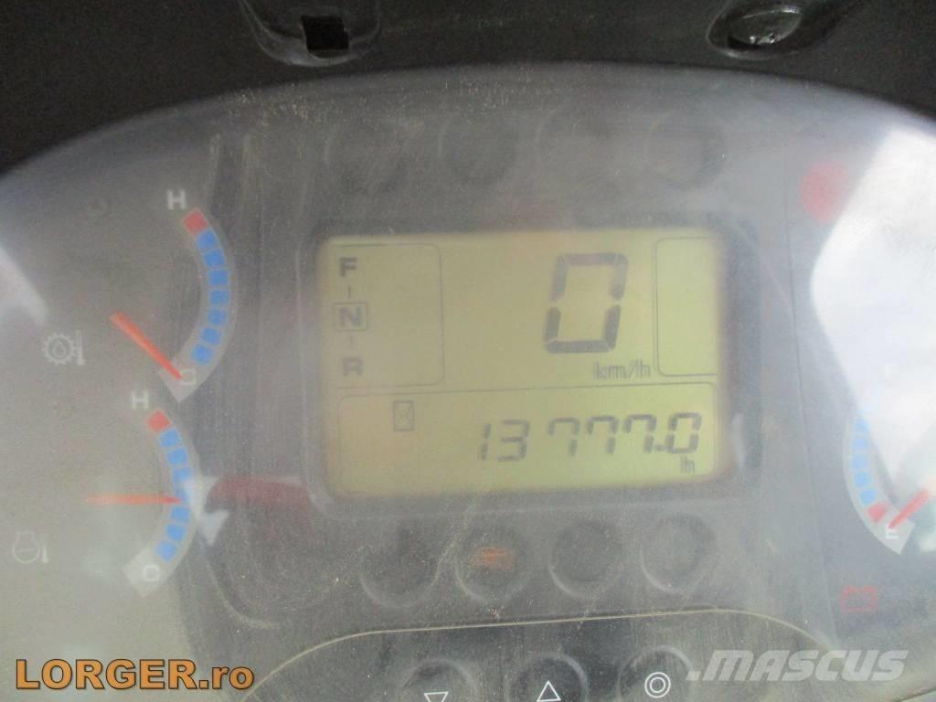 Hitachi ZW 250 Kolové nakladače