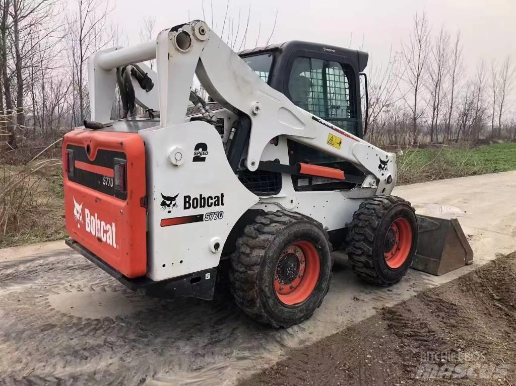 Bobcat S 770 Smykem řízené nakladače