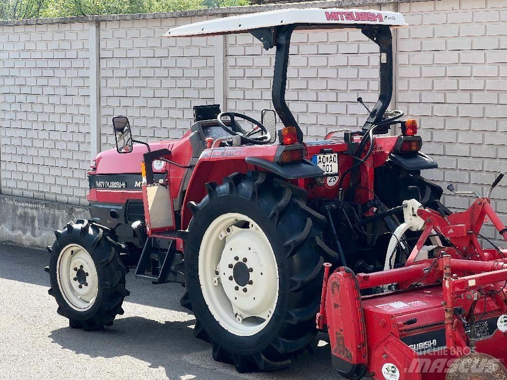 Mitsubishi MT368 Traktory