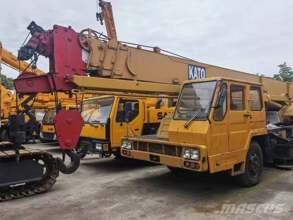 Kato 2500 KVA Univerzální terénní jeřáby